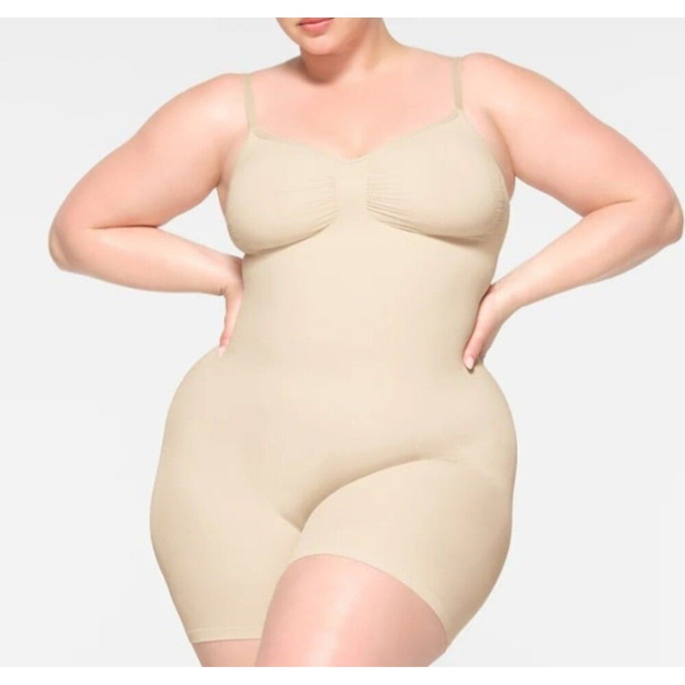 Skims Seamless Sculpt Mid Thigh Bodysuit